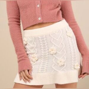 Jacquie The Label Crochet Elastic Waist 3D Rose Cream Knit Short NWT Skirt Small
